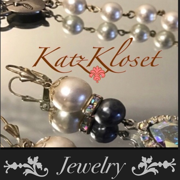 Lady Katherine Layered Pearl Necklace & Earrings - Picture 1 of 6